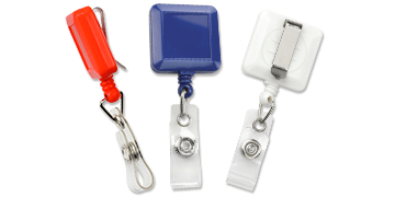 Quadratisches Ausweisjojo mit Gürtelclip